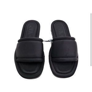 Zara flat padded quilted sandal in black.